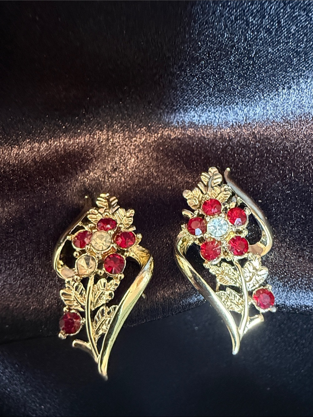 Vintage Coro Gold -Tone Red Crystal Floral Clip-On Earrings -